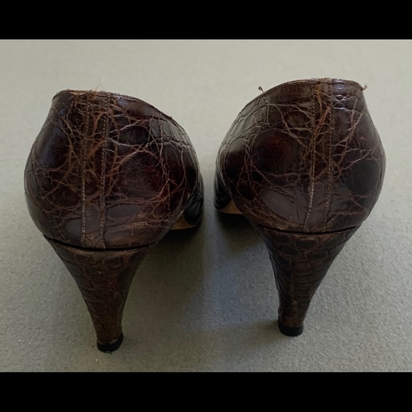 Vintage Gucci heels- pre loved - Picture 7 of 7